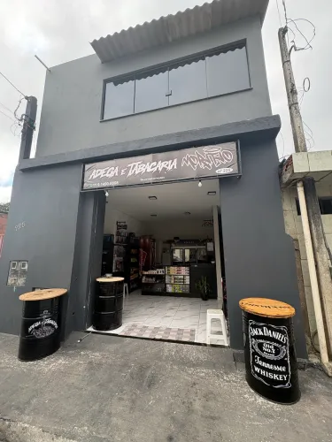 Casa com dois cômodos mais ponto comercial