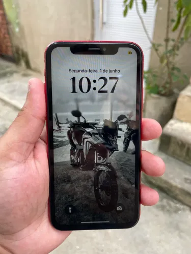 iPhone XR vermelho
