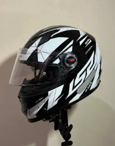 Vende se capacete ls2 draze preto com branco n58