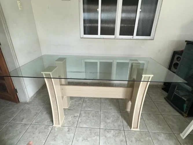 MESA DE VIDRO - 1,70 CUMPRIMENTO e 0,80 LARGURA
