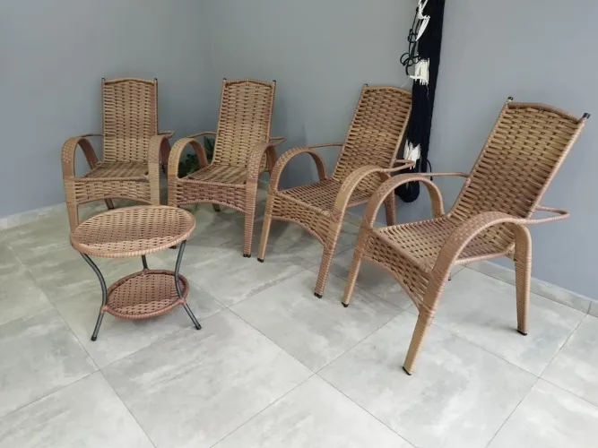Cadeiras de fibra sintética