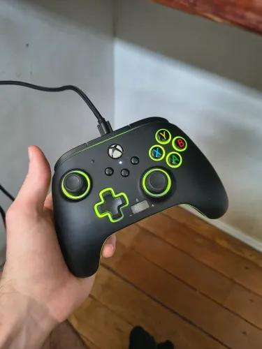 Controle Power A para Xbox e Pc , com triggers , com fio