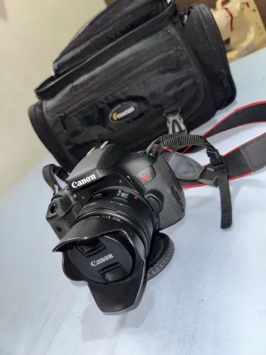 Canon Eos Rebel T6i