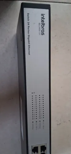 Switch 24 Portas Gigabit Intelbras Sg 2400 Qr+ 10/100/1000
