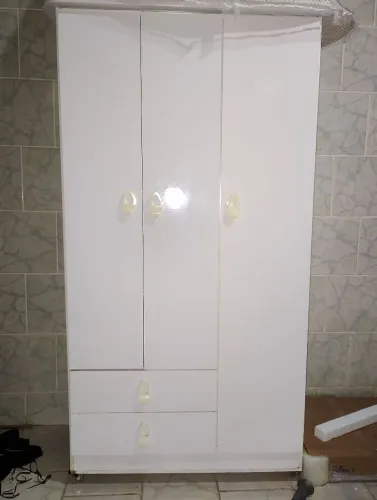 Guarda roupa batrol 3 portas e 2 gavetas
