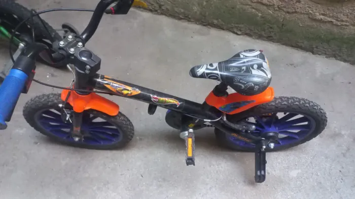 Vendo bicicleta semi nova