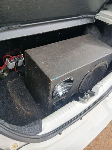 Vende-se caixa trio