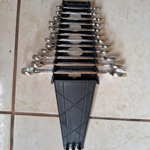 Vendo jogo de chaves combinadas 6" a 22"
