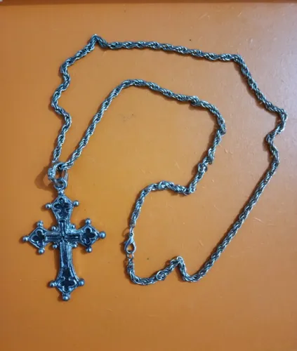 Cordão com pingente cruz (novo)