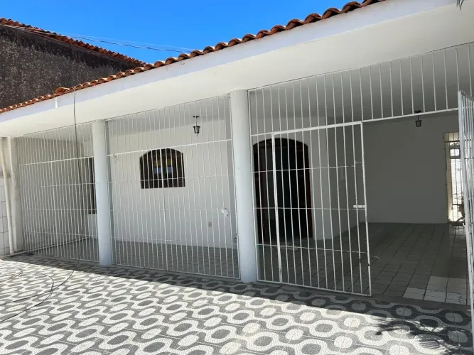Alugo Casa nos Bancários