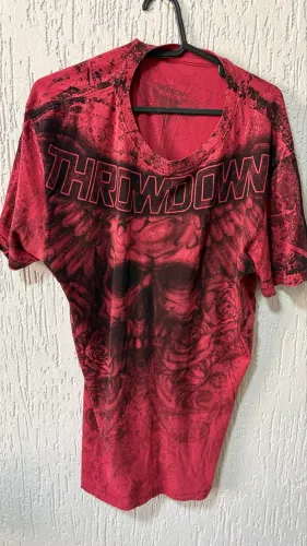 camiseta throwdown premium vermelha