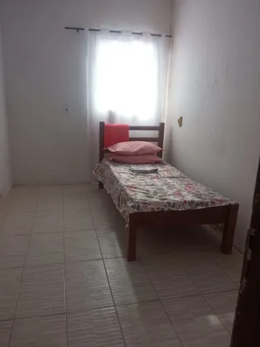 Alugo Quarto 