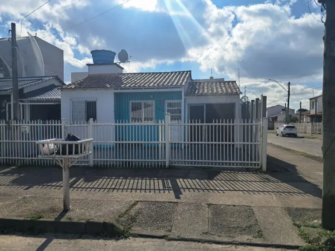 Casa bem localizada em Pelotas.