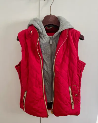 colete infantil (ou adulto P/M) vermelho com capuz