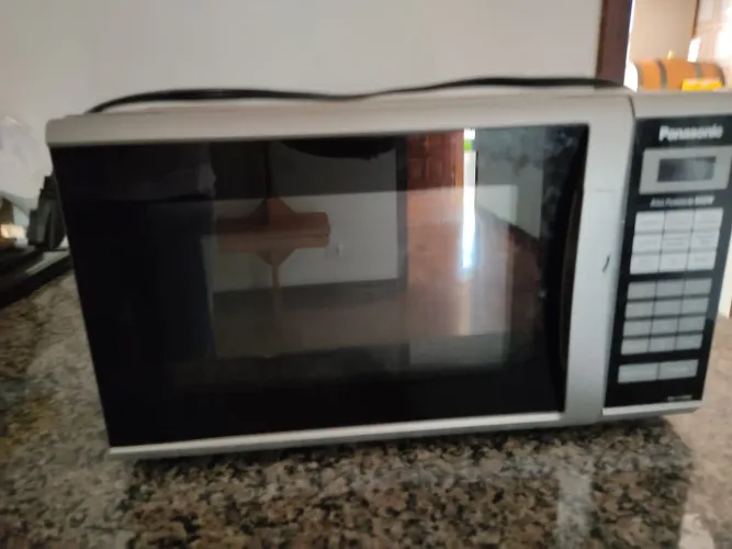 Micro-ondas Panasonic 18 litros
