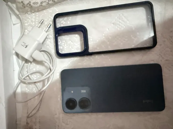 Aparelho celular * WhatsApp 