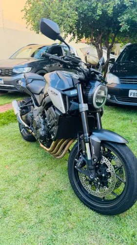 HONDA CB650R ABS 2024 Único dono impecável com acessórios 