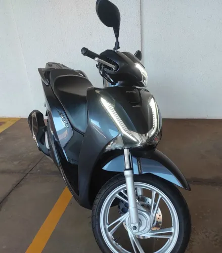 Honda SH150, ÚNICA DONA, FINANCIO!! Novíssima, econômica 38km/l