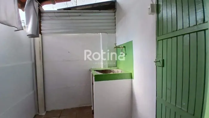 Casa para alugar, 2 quartos, Bom Jesus - Uberlândia/MG - Rotina Imobiliária