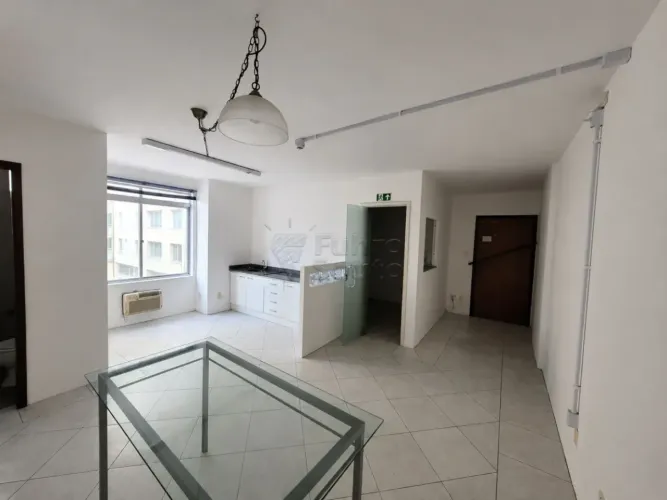 Sala comercial semimobiliada no Centro de Pelotas