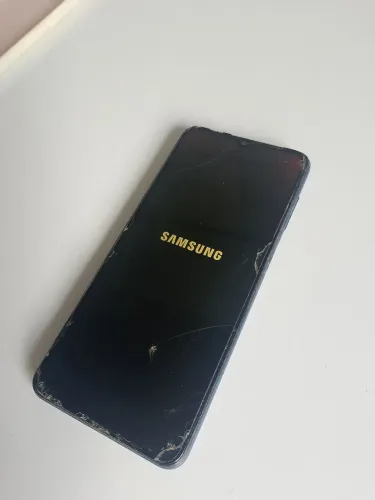 Samsung Galaxy A12 quebrado