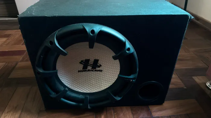 Caixa subwoofer 