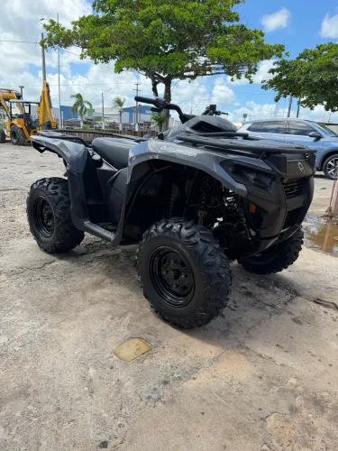 Quadriciclo Can Am 650 4x4