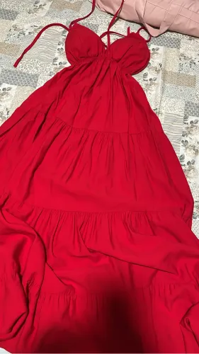 Vestido longo com decote nas costas