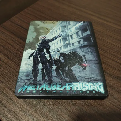 Jogo Metal Gear Rising Revengeance + Steelbook - Xbox 360