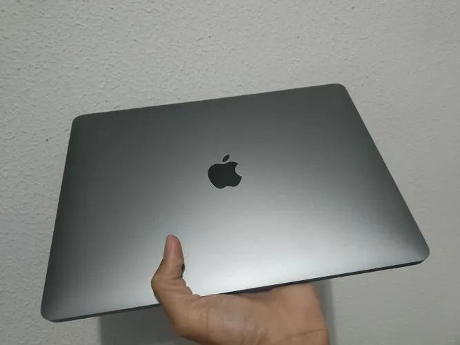 Macbook M1 8GB 256GB
