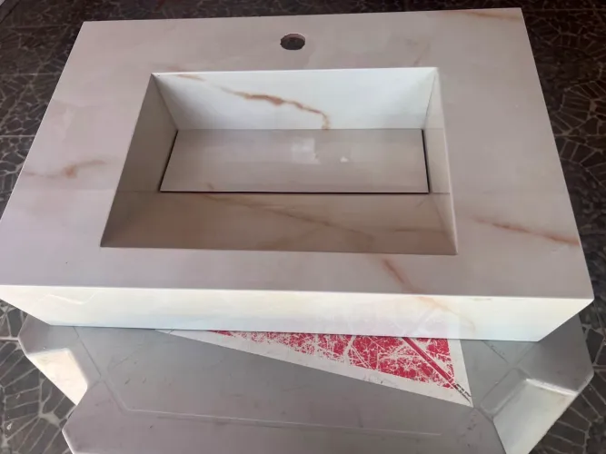 Vendo pia para banheiro 60 por 40 só 200 reais nova