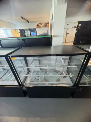 Balcão Vitrine Refrigerada Vanguard Plus Refrimate 1,10m nova