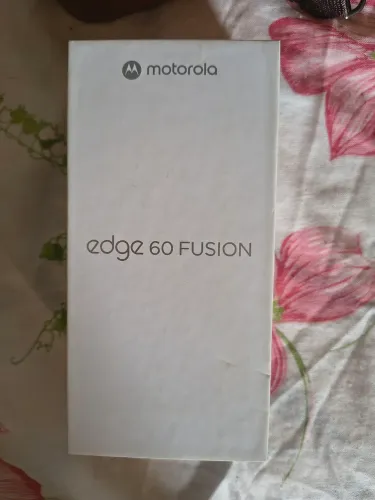 Vendo Motorola Edge 60 Fusion, zerado, com nota-fiscal e garantia de dez meses.