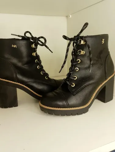 Bota 35