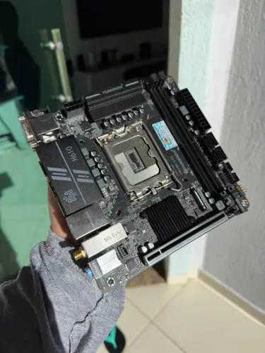 Placa-mãe Huananzhi H610 Mini-ITX LGA1700 DDR4