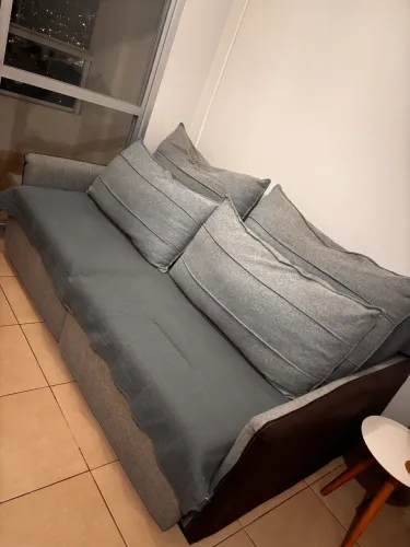 Sofá retrátil, em linho, 4 lugares
