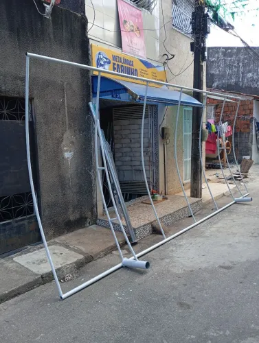 Fabrico toldo de policarbonato sob medida