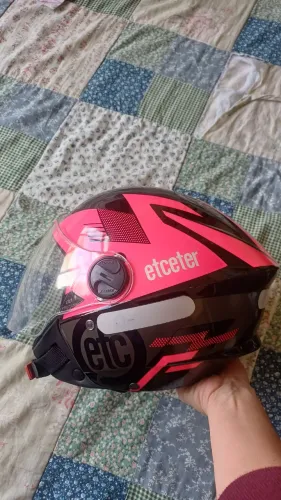 Capacete rosa novinho