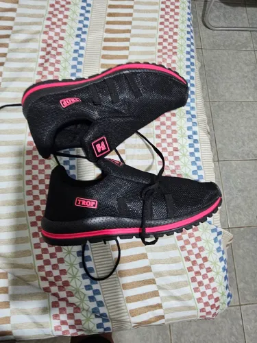 Tenis vendo logo