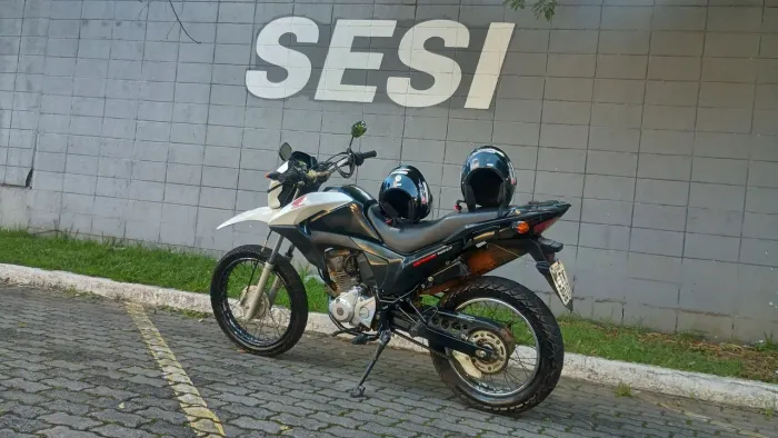 Moto e econômica