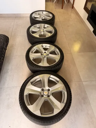 Roda a venda