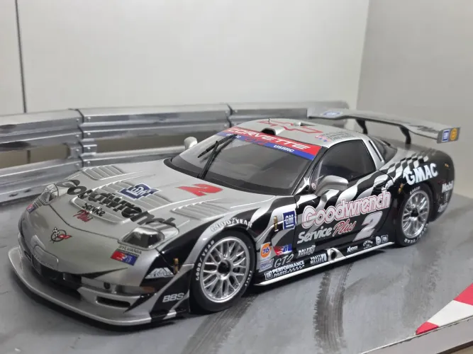 Miniatura 1:18 corvette autoart gmac race abertura total