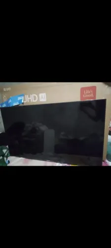 Televisão smart 50 polegadas três dias de uso