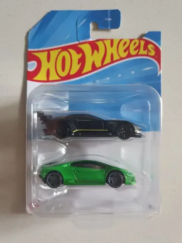 Pack 2 Hot Wheels - Lamborghini Huracan LP 610-4 e Aston Martin Vulcan
