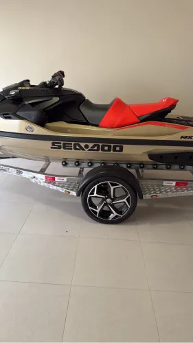 Jet ski rxt 325  3 horas de uso