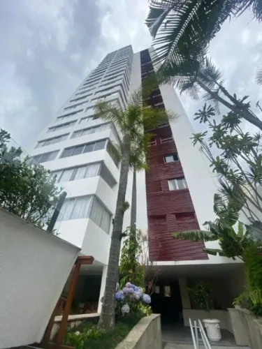 EDIFÍCIO VILLA D ORO - Apartamento de 145m², em excelente localização na região da Aclimaç