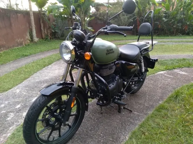 Royal Enfield Meteor 350 cc Fireball Verde