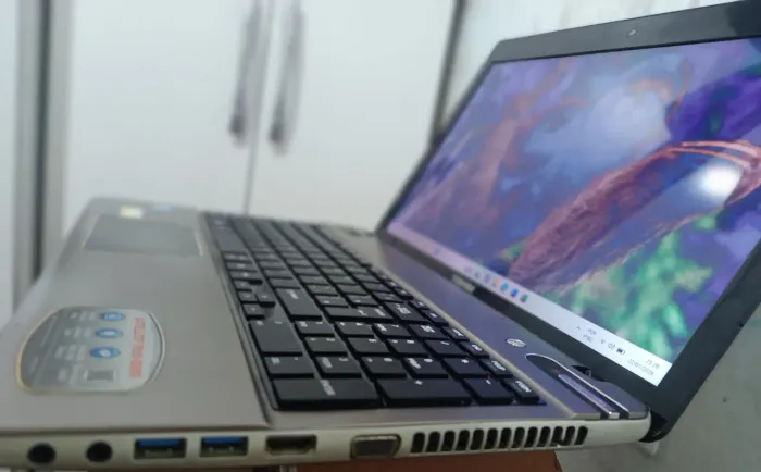 Notebook, i7, SSD 120gb, 8 GB RAM.