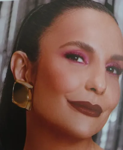 Batom matte Power stay Avon com glitter