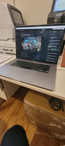 Macbook i9 32 ram 1tb ssd 16 pol